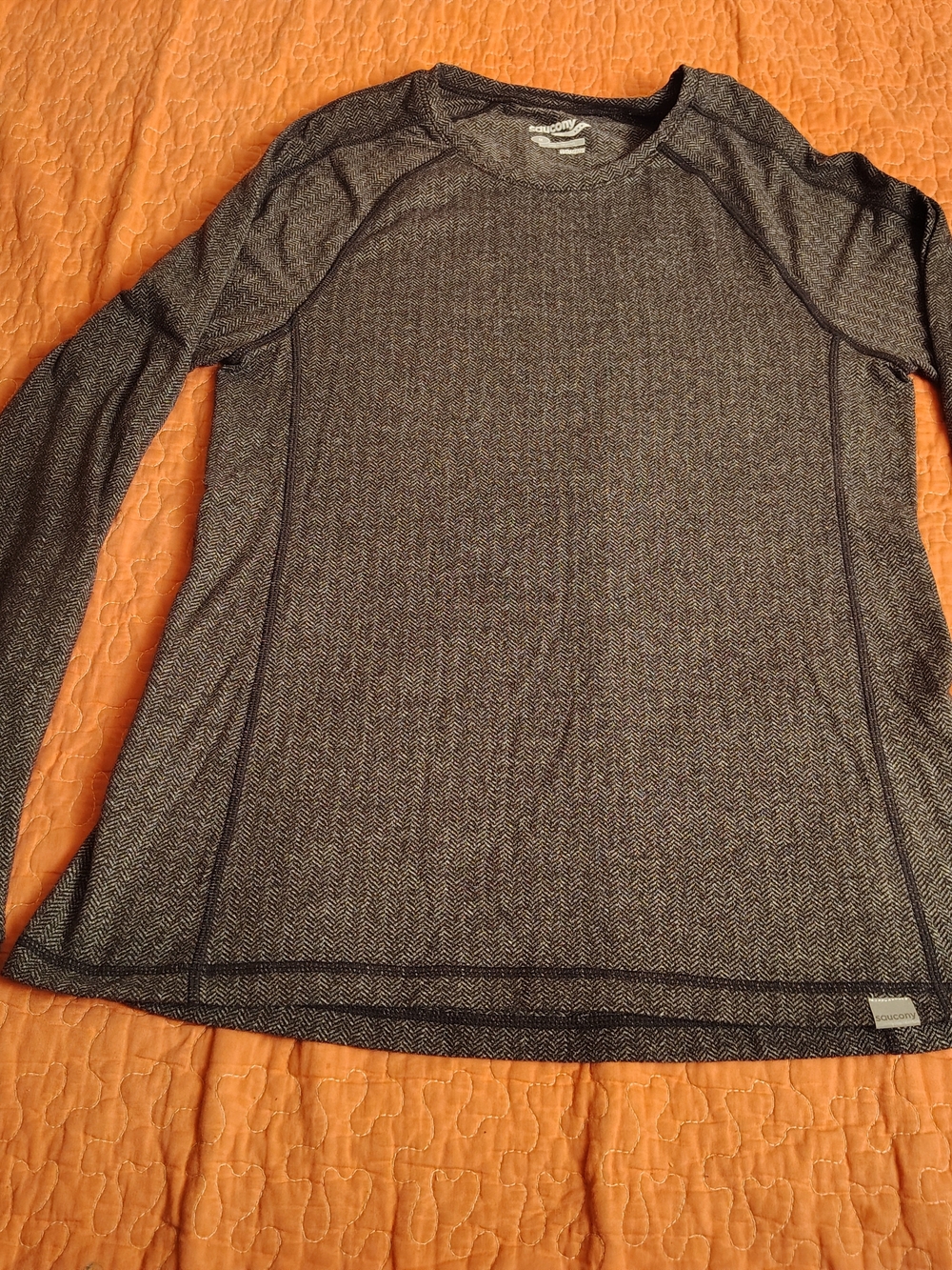 Saucony Men's Long-Sleeve Heathered Charcoal Performance Shirt